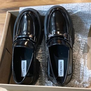 Brand new Steve Madden platform loafer